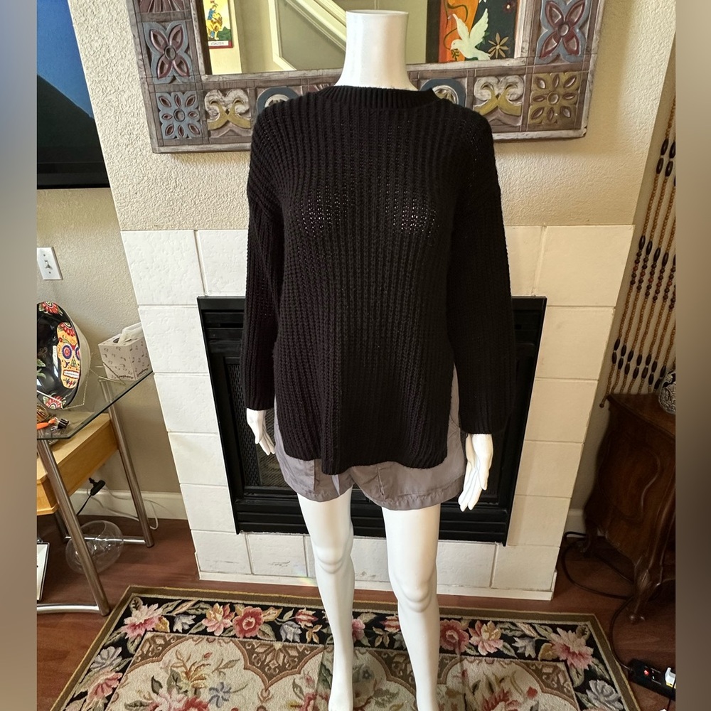 Boohoo Black Crew Neck long sleeve Sweater arm pit to arm pit 20”